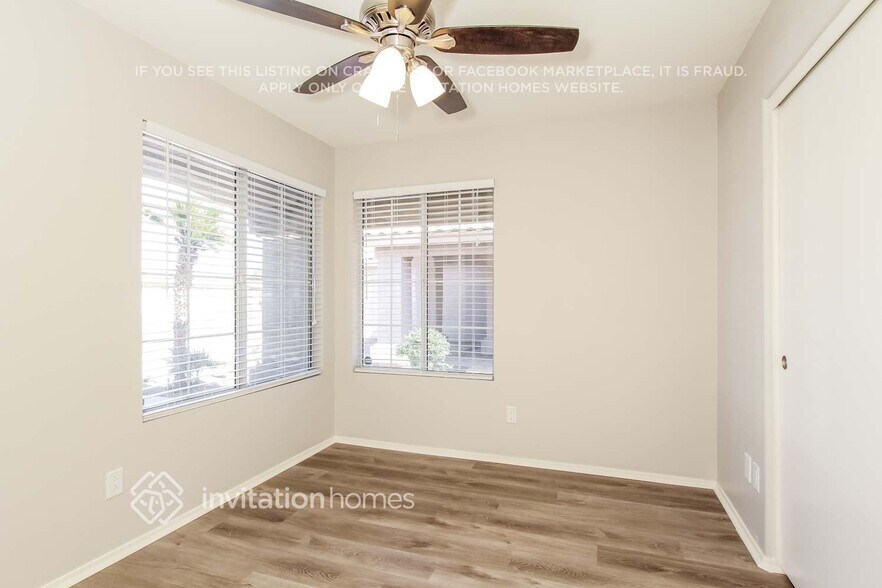 Building Photo - 8343 W Bloomfield Rd