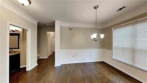 Building Photo - 518 Sandringham Dr
