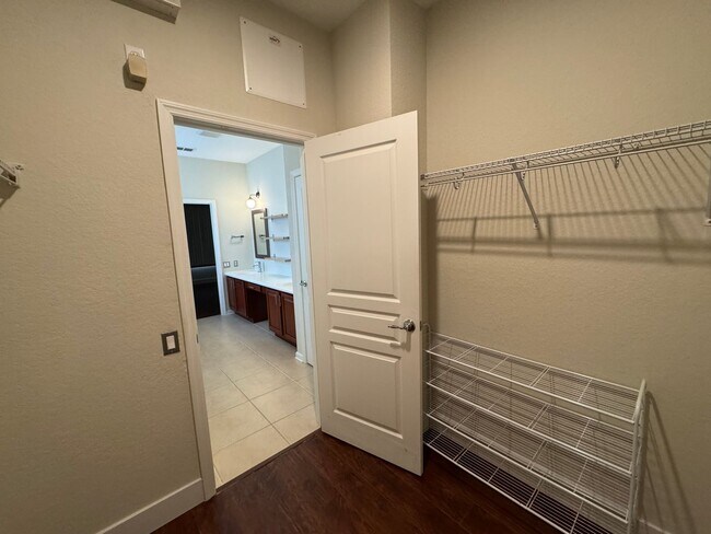 Building Photo - Spacious 4 Bedroom Spring Isle Home AVAILA...
