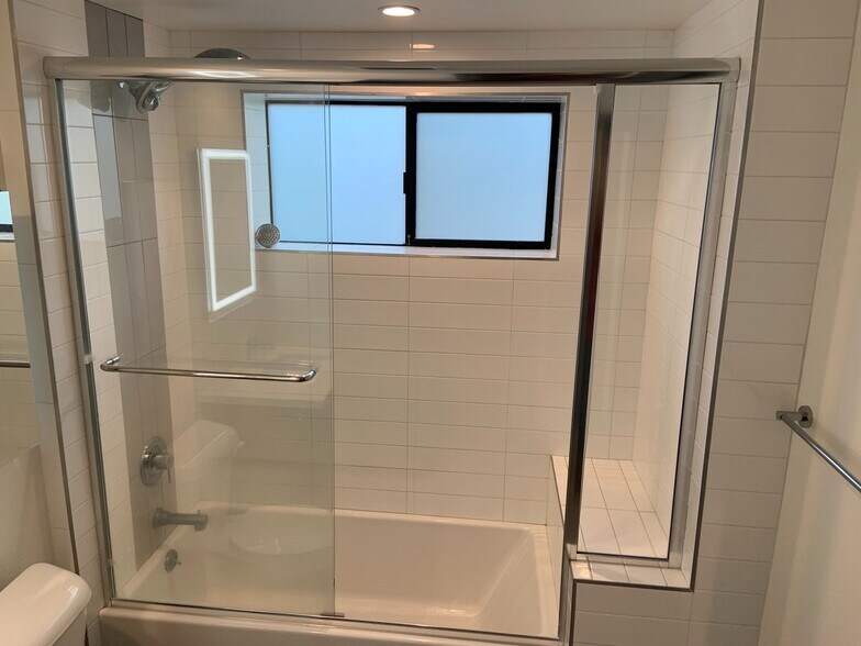 Building Photo - 3743 Midvale Ave