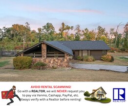 Building Photo - Ranch-Style Home Near the Razorback Greenway