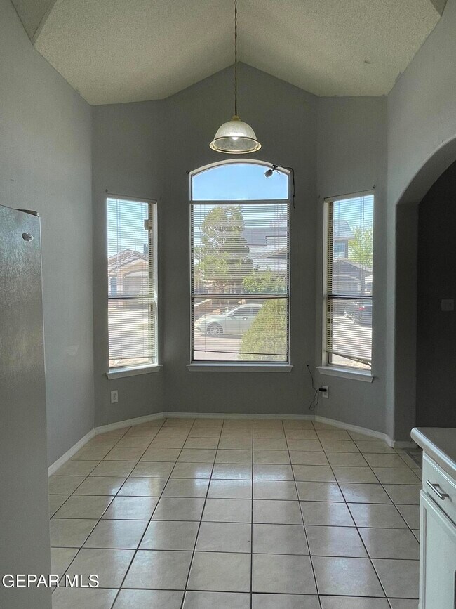 Building Photo - 3701 Trina Pl