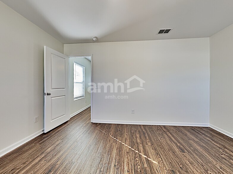 Building Photo - 334 Cantley Ct