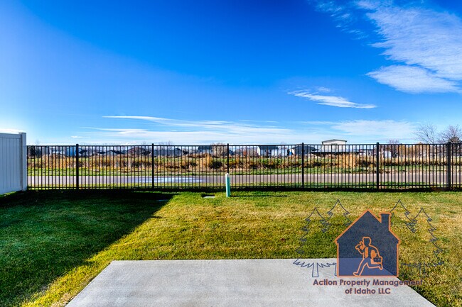 Building Photo - 3181 N Saratov Wy