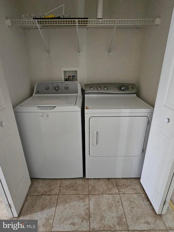 Building Photo - 830 Woodline Dr