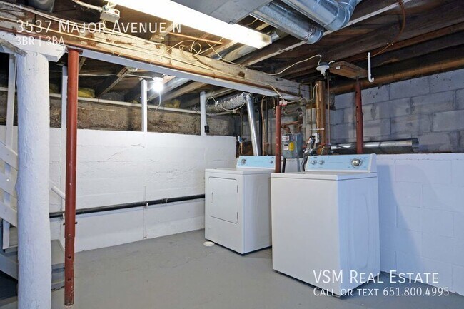 Building Photo - JUST REMODELED - 3 Bed 3 Bath Home Availab...