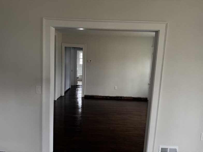 Dining Room - 17107 Kenyon Rd