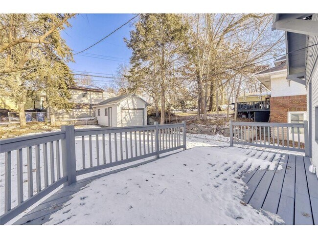 Building Photo - 1683 Minnehaha Ave E