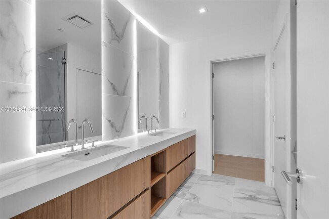 Building Photo - 1400 Biscayne Blvd