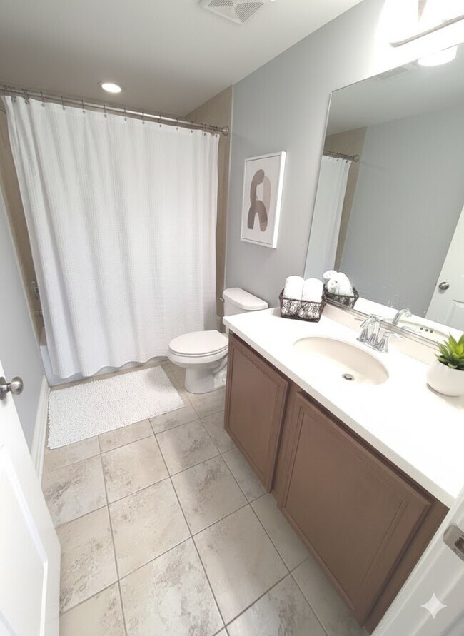 Building Photo - 310 S Main St