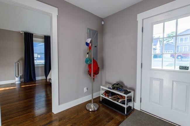 Building Photo - **APPLICATIONS APPROVED!**  Beautiful East Nashville Home on Porter for Lease!!