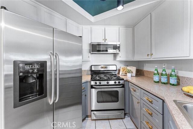 Building Photo - 628 Daisy Ave