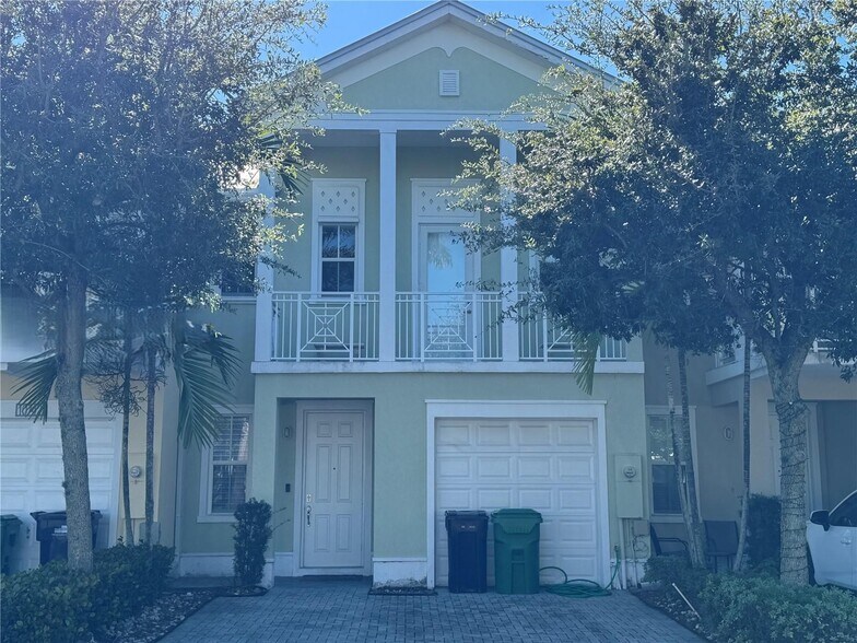 Primary Photo - 10748 NW 74th Ln