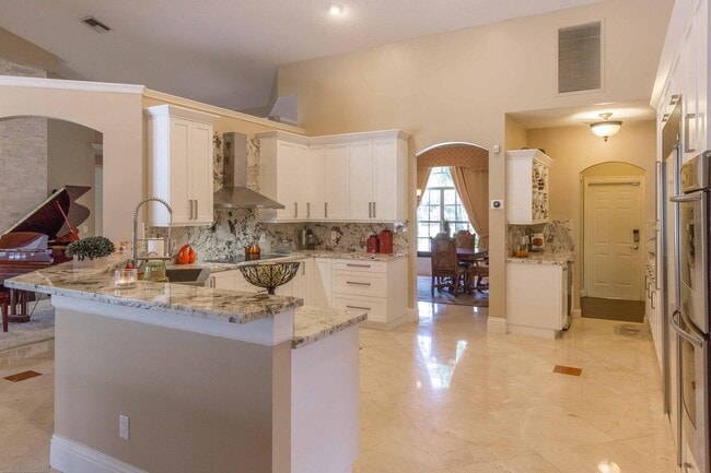 Building Photo - 14816 Stirrup Ln