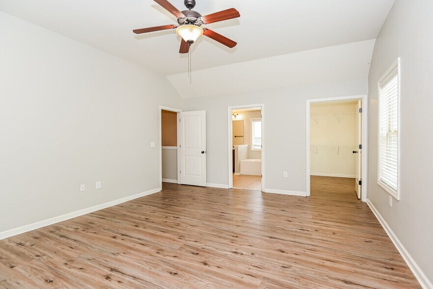 Building Photo - 522 Broughton Dr