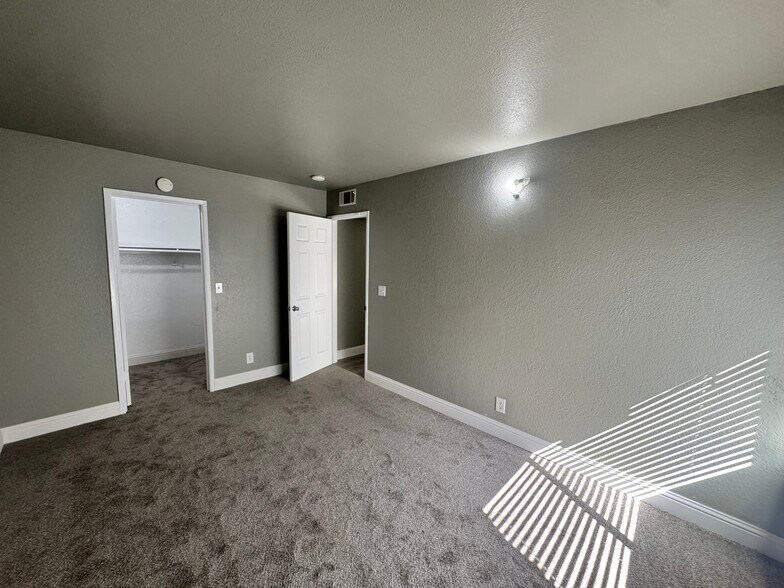 Building Photo - 6724 Plymouth Rd