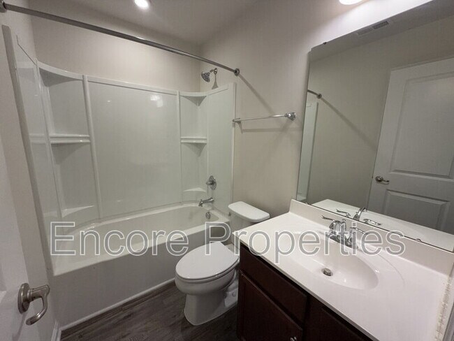 Building Photo - 333 Amber Acorn Ave