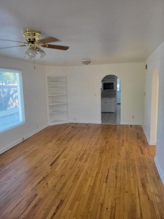 Building Photo - 1313 Walnut Ave