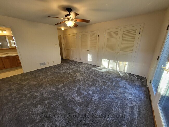 Building Photo - 460 Piezzi Ln