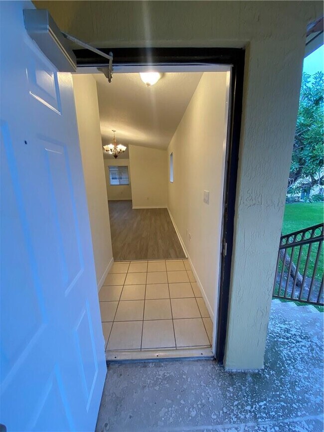 Building Photo - 970 NE 34th Ave