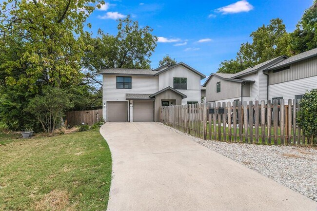 Building Photo - 2414 E Martin Luther King Jr Blvd