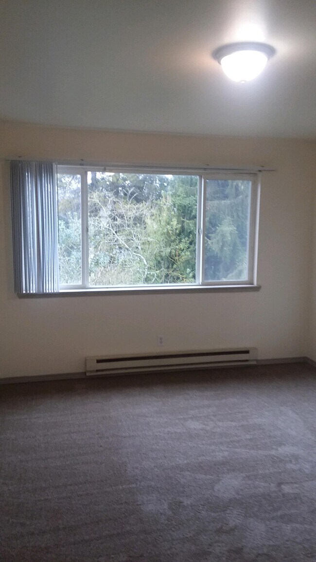 Building Photo - Country Squire Apartments - 2 bedrooms