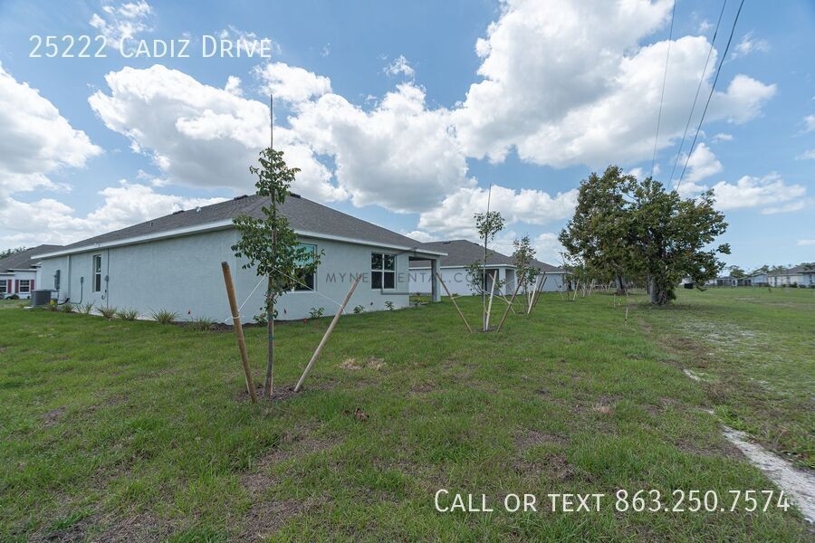 Building Photo - 25222 Cadiz Dr