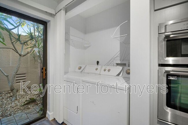 Building Photo - 15456 Admiralty Cir