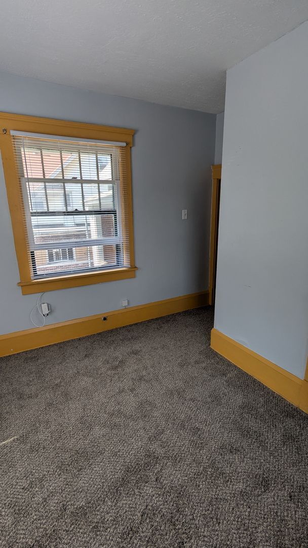Building Photo - Prime Living: Unmatched Apartment in Canto...