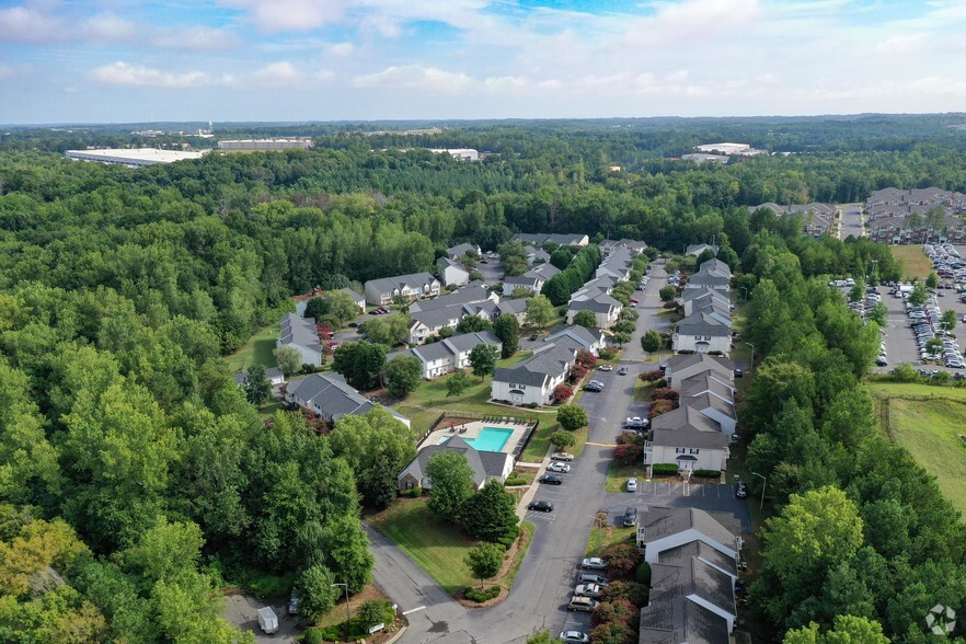 Building Photo - Galleria Pointe Apartments and Townhomes