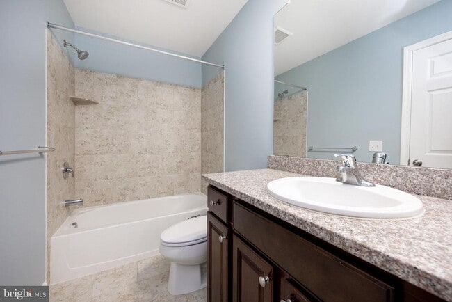 Building Photo - 253 Fairfield Cir W