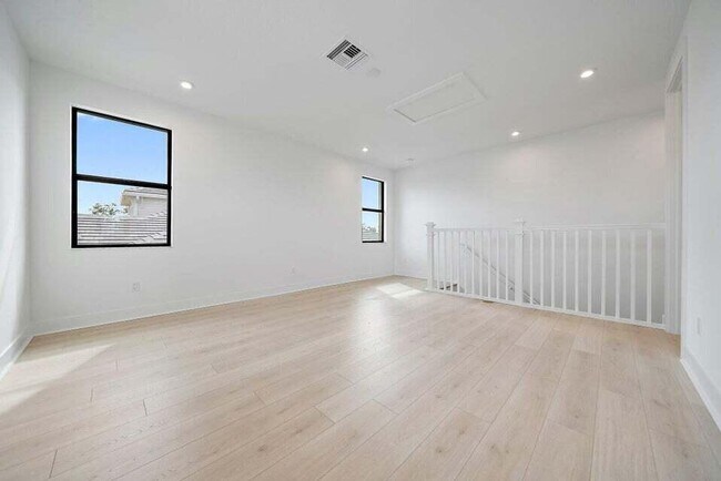 Building Photo - 13613 Le Christine Dr