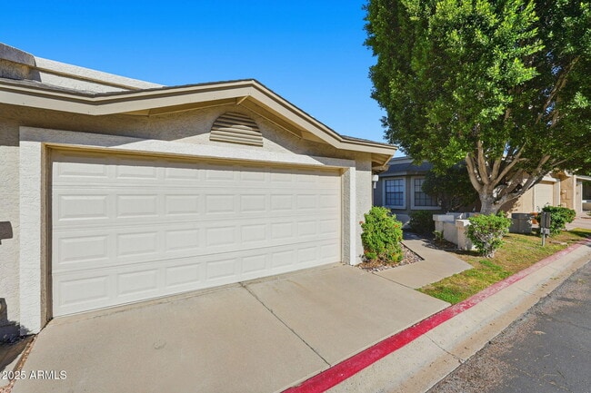 Building Photo - 18002 N 12th St