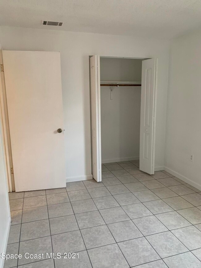 Building Photo - 741 Venus Dr