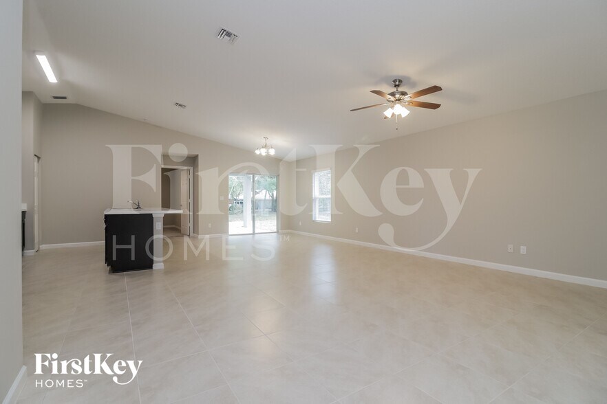 Building Photo - 1099 Braddock Ave SE