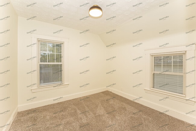 Building Photo - 1534 Coutant Ave