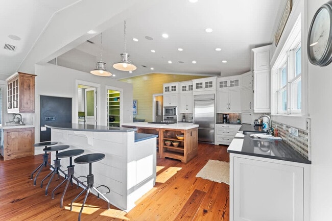 Building Photo - 7530 A1A S