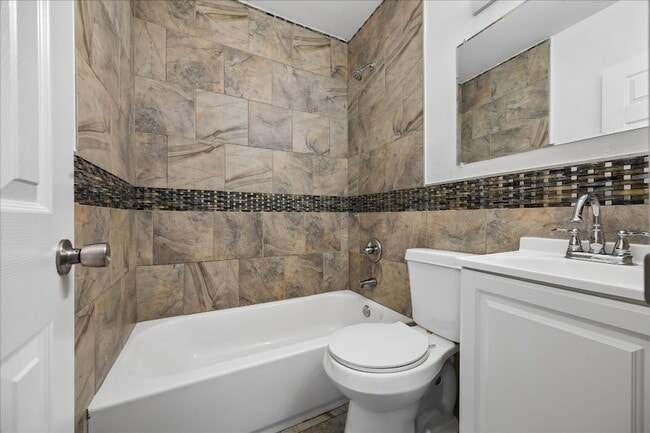 Building Photo - 708 E 32nd St