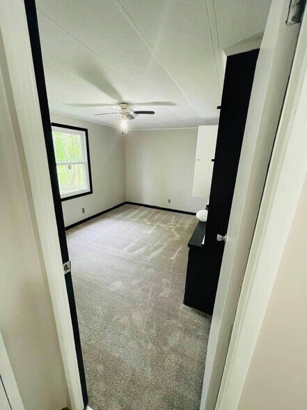 Building Photo - 210 Bride Dr