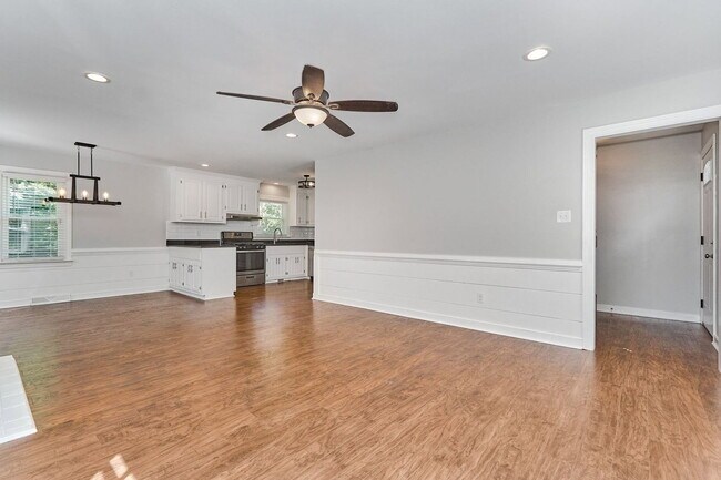 Building Photo - 9395 Blacksmith Dr