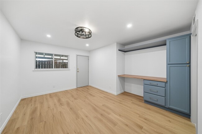 Building Photo - 1405 Shadowdale Dr