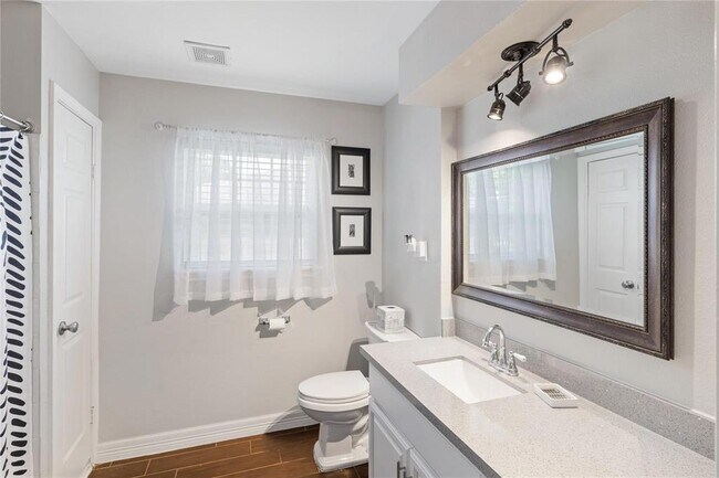 Building Photo - 5747 Rutherglenn Dr