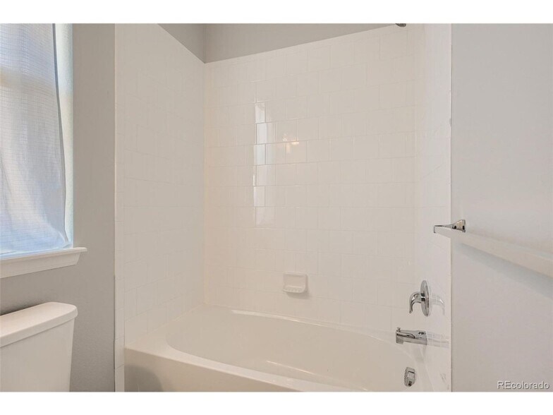 Building Photo - 14762 E Belleview Ave