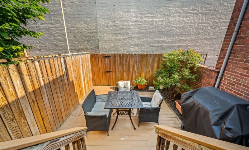 Building Photo - 3303 Foster Ave