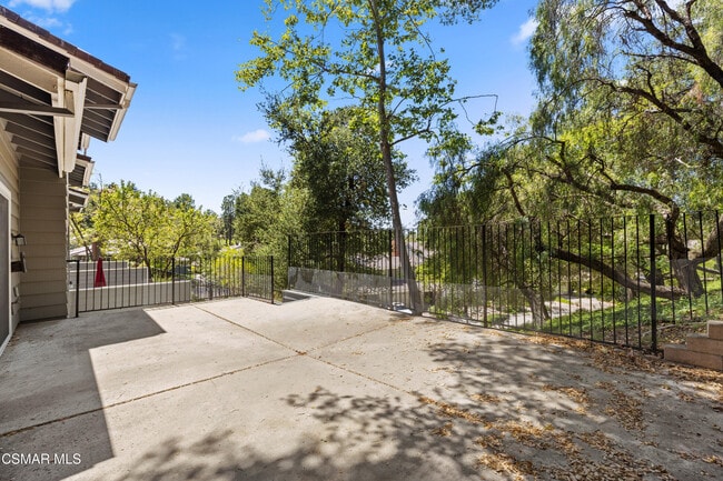 Building Photo - 1408 N View Dr