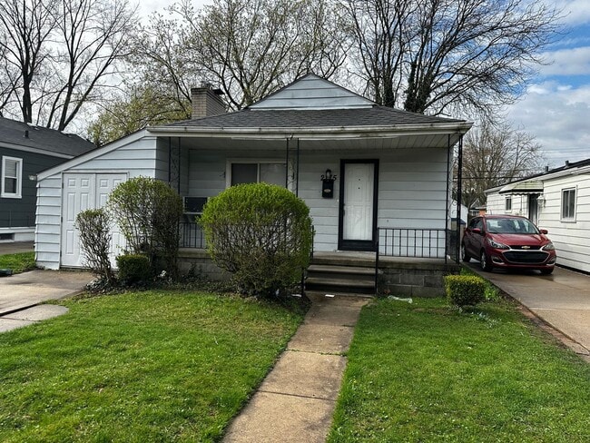 Building Photo - Great Home in Groose pointe $300 OFF MOVE ...