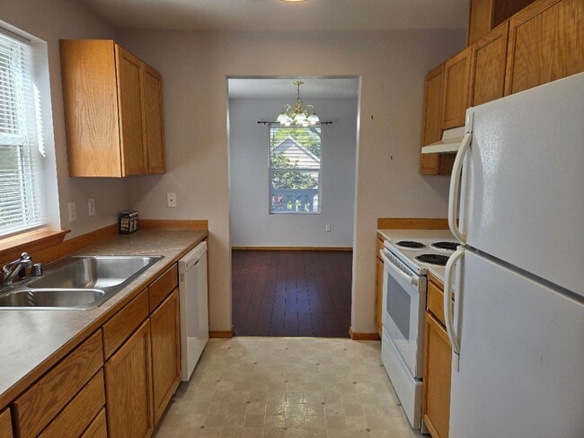 Building Photo - 26408 Granny Smith Ln NE