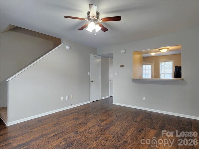 Building Photo - 268 Southcircle Dr NW