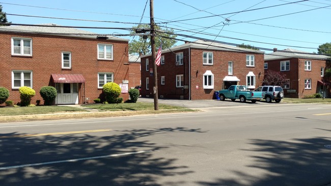 Building Photo - South Park Plaza Apartments