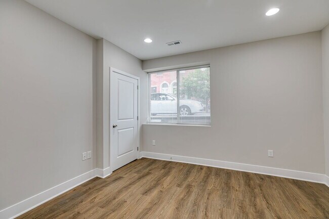 Building Photo - 1218 N 6th St
